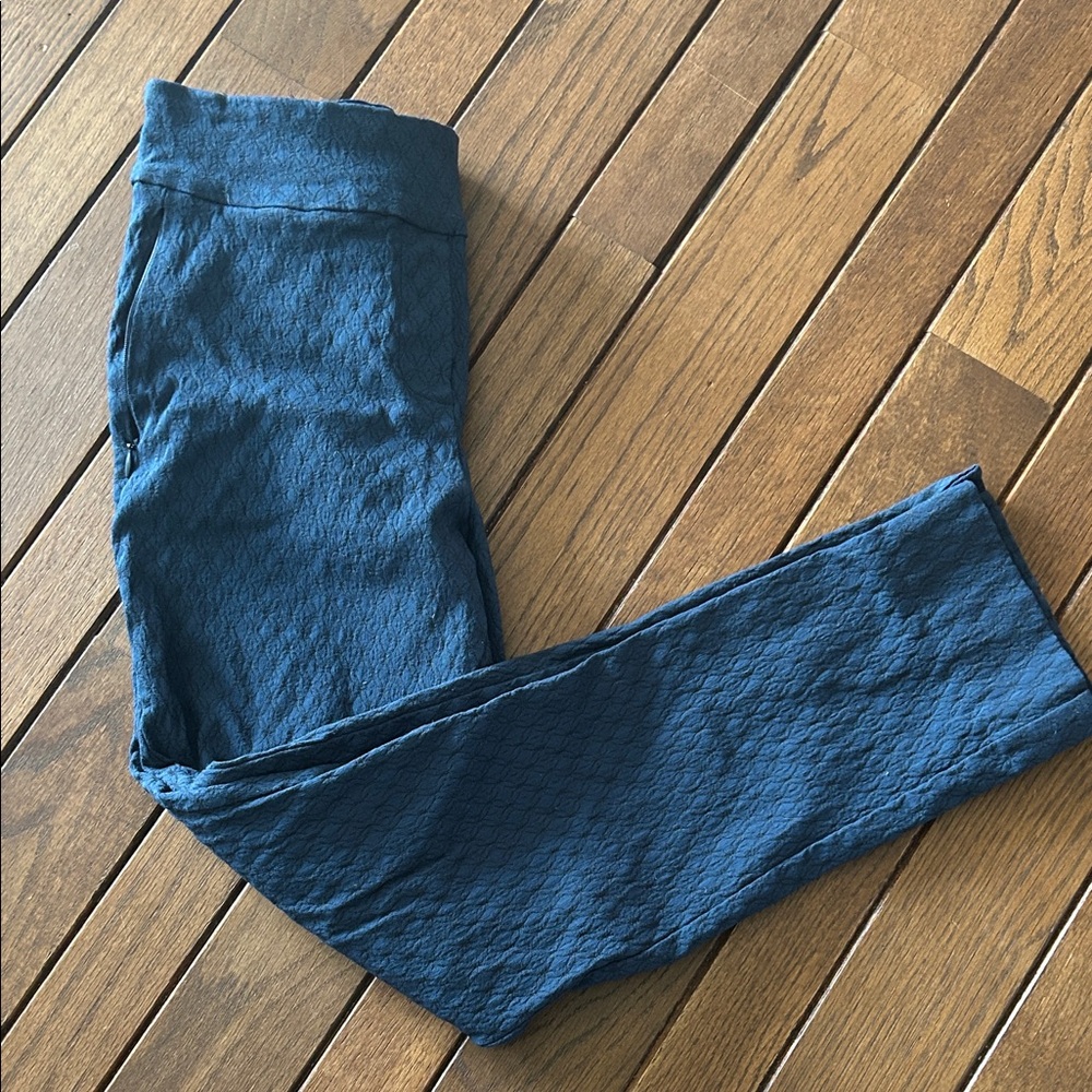 Margaret M Navy Textured Pants M